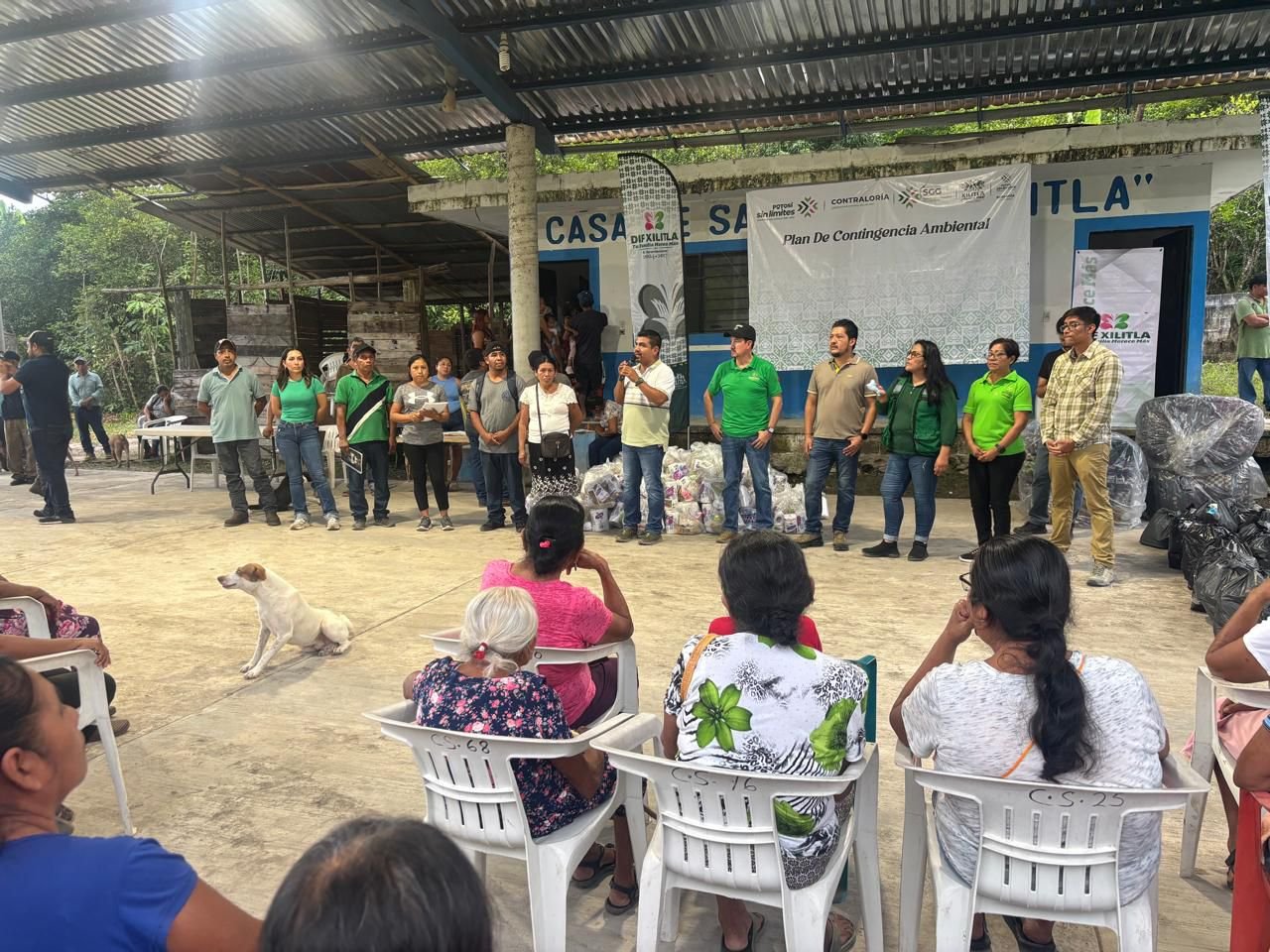 FAMILIAS DE XILITLA RECIBEN APOYO SIN LÍMITES DEL GOBIERNO ESTATAL