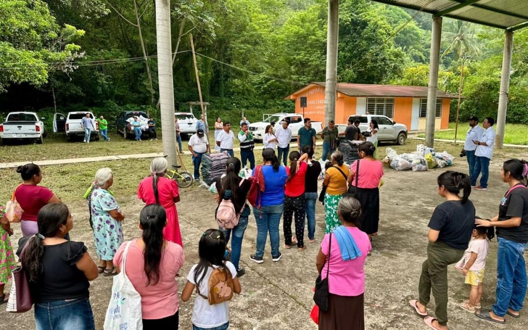GOBIERNO ESTATAL LLEVA APOYO A COMUNIDADES AFECTADAS POR LLUVIAS EN XILITLA