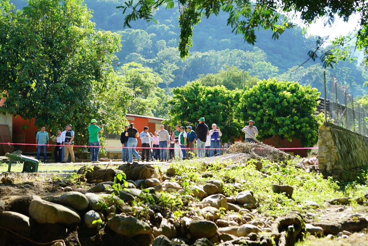 GOBIERNO ESTATAL Y SEP REALIZAN RECORRIDO EN ESCUELAS DE LA HUASTECA