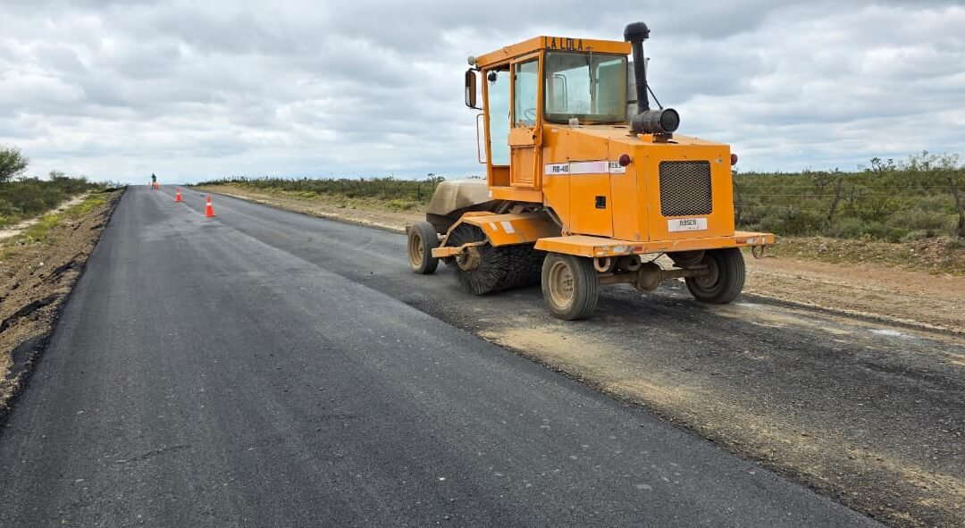 AVANZA REHABILITACIÓN DE CAMINO EN VILLA DE RAMOS