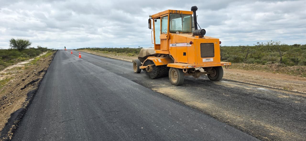 AVANZA REHABILITACIÓN DE CAMINO EN VILLA DE RAMOS