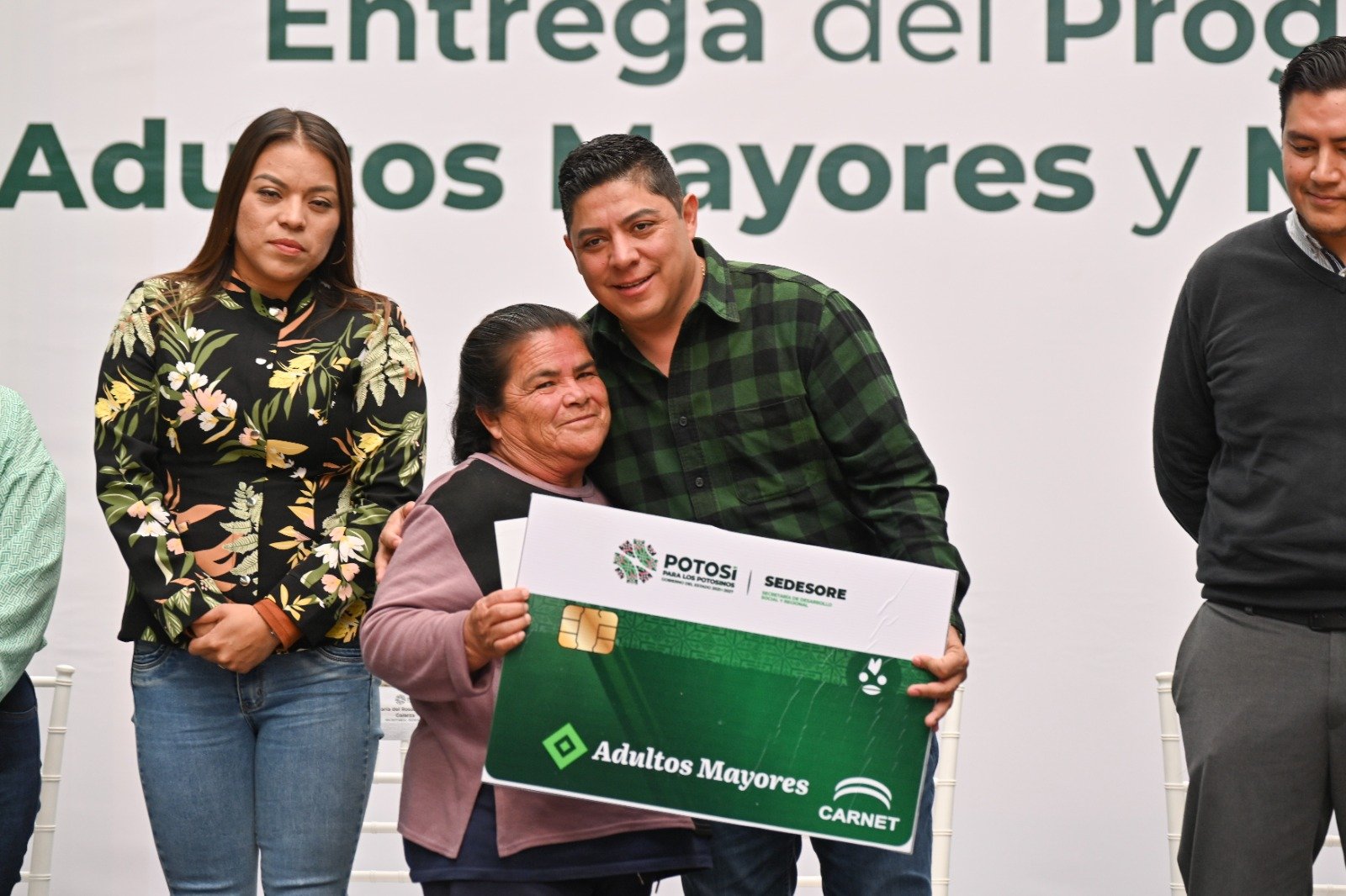 RICARDO GALLARDO BRINDA APOYO Y EMPODERAMIENTO SIN LÍMITES A LAS POTOSINAS