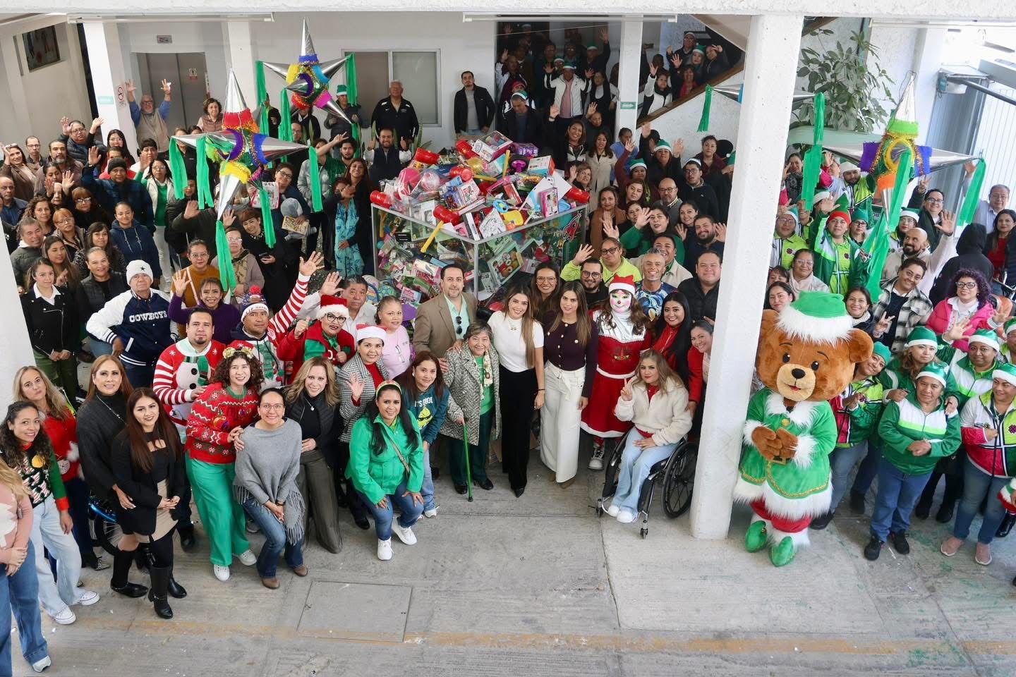 DIF ESTATAL INICIA CAMPAÑA REGALOS CON AMOR 2025