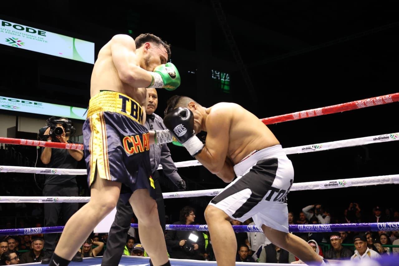 GRAN NOCHE DE BOXEO EN LA ARENA POTOSÍ CON LA DINASTÍA CHÁVEZ