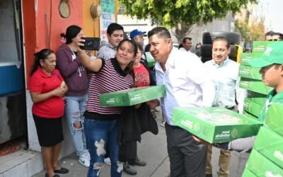 RICARDO GALLARDO CELEBRA CON FAMILIAS EL DÍA DE REYES
