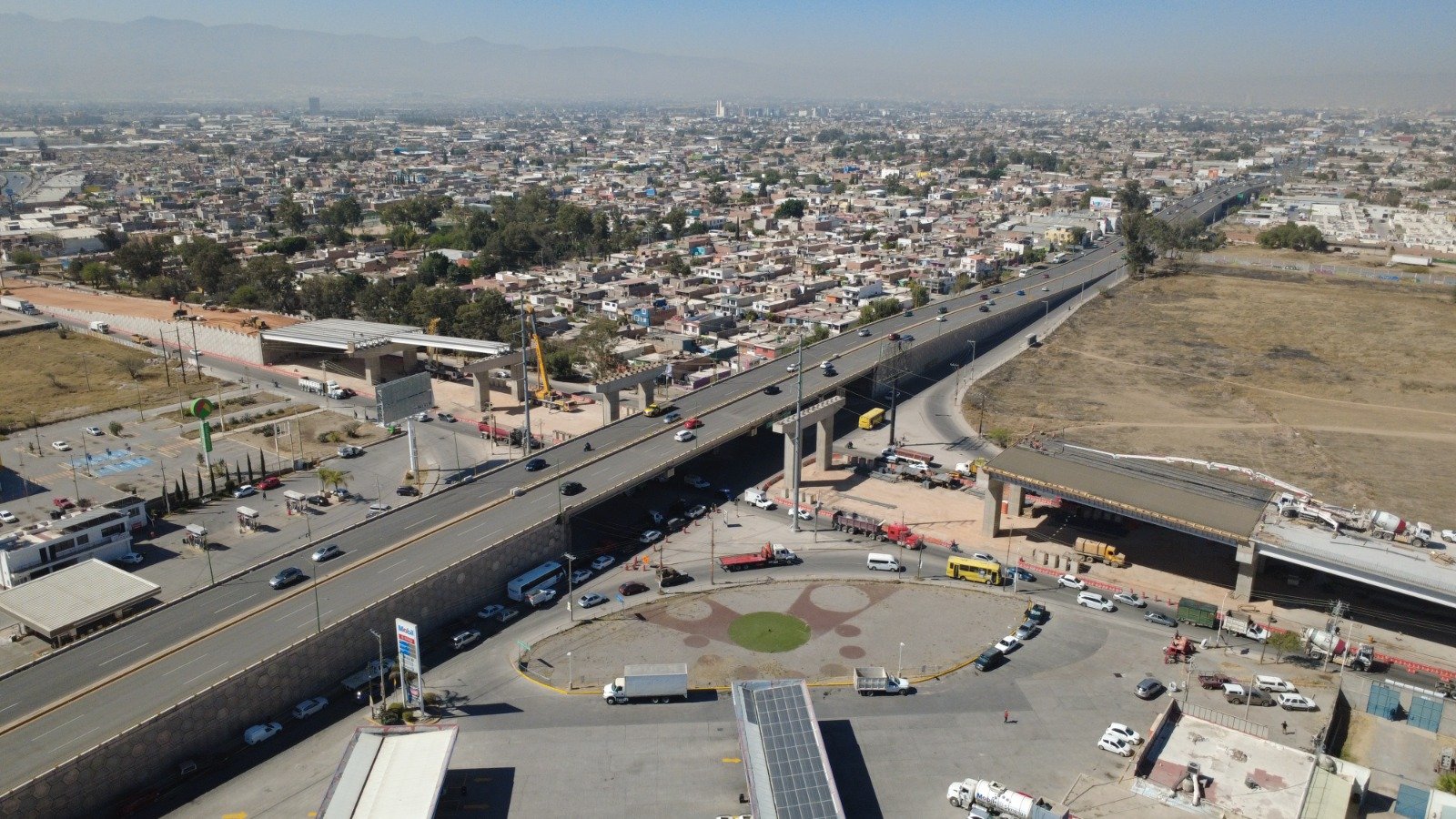 ANUNCIAN CIERRES VEHICULARES POR COLOCACIÓN DE TRABES DURANTE EL DOMINGO