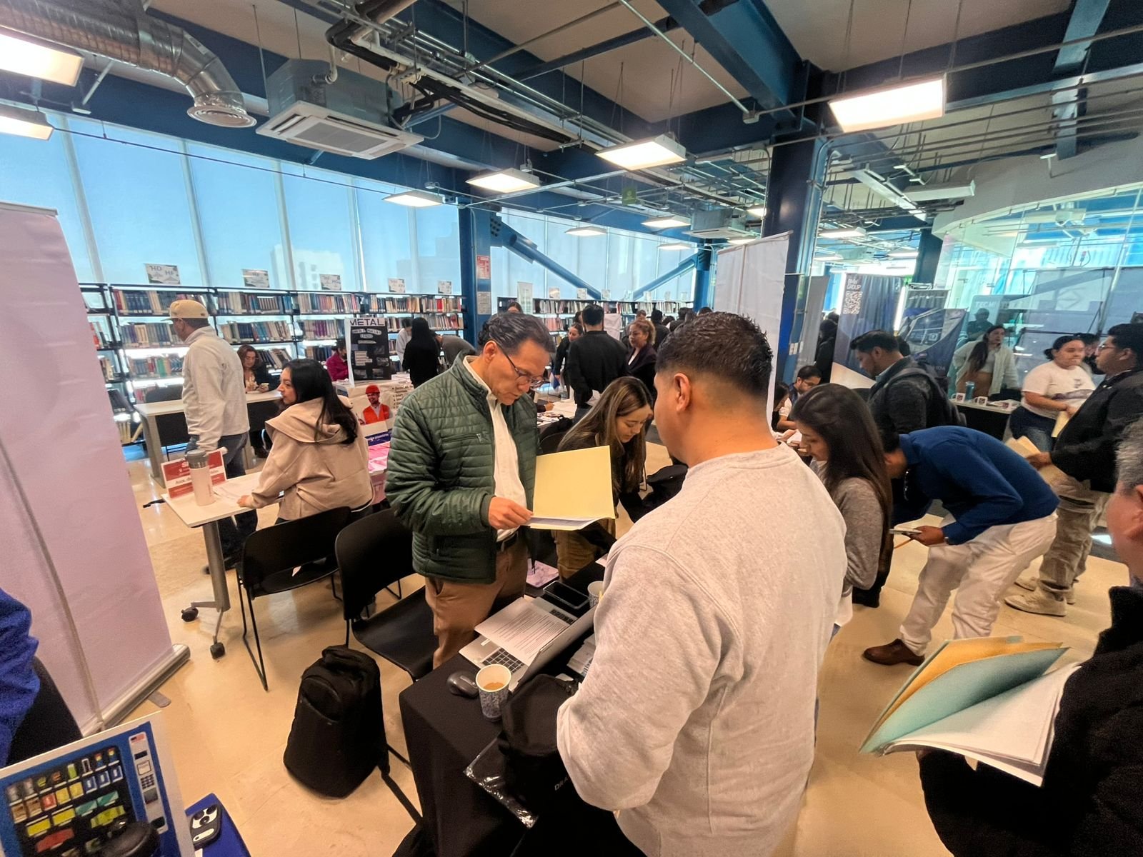 EMPLÉATE SIN LÍMITES ROMPE RÉCORD DE ASISTENCIA EN TEC MILENIO