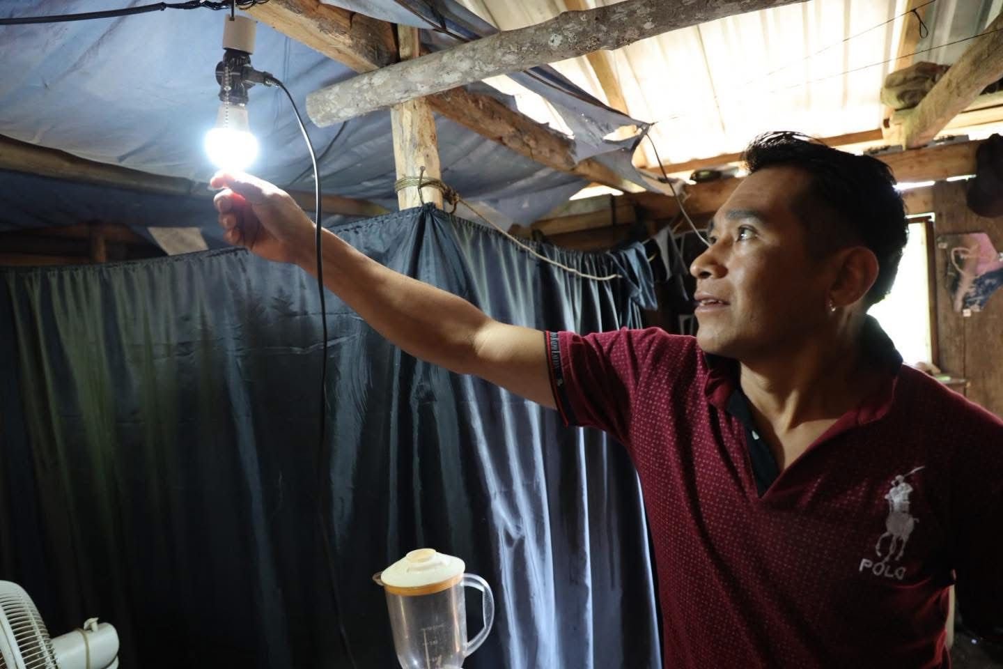 PANELES SOLARES TRANSFORMAN VIDA DE FAMILIAS EN LA SIERRA DE XILITLA