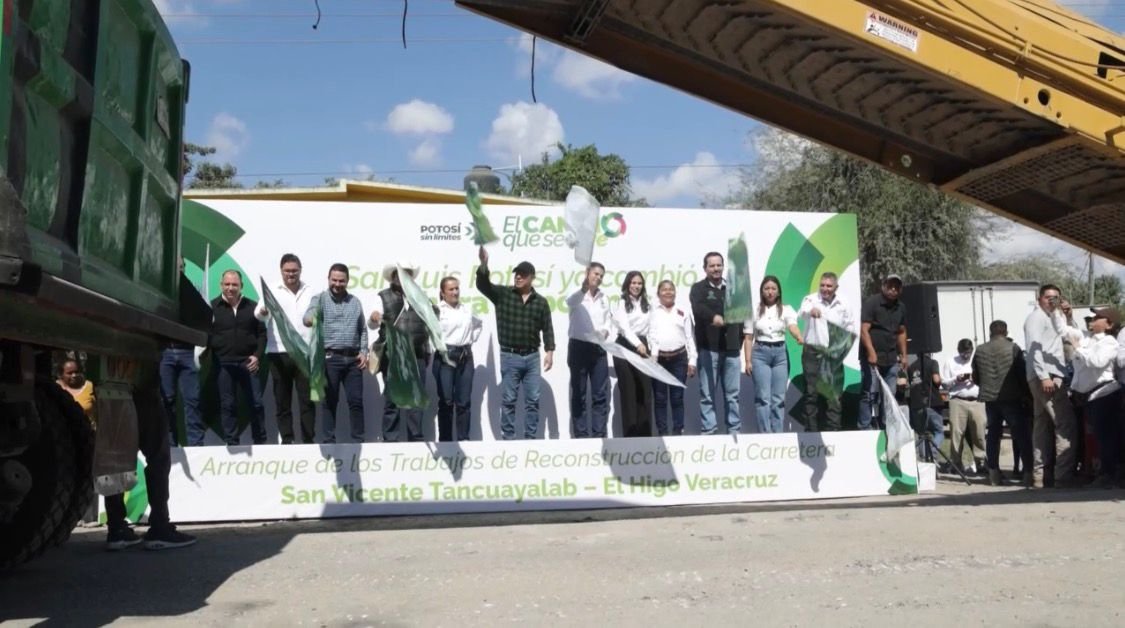 FAMILIAS RECONOCEN A RICARDO GALLARDO POR RESCATE DE CARRETERA A EL HIGO