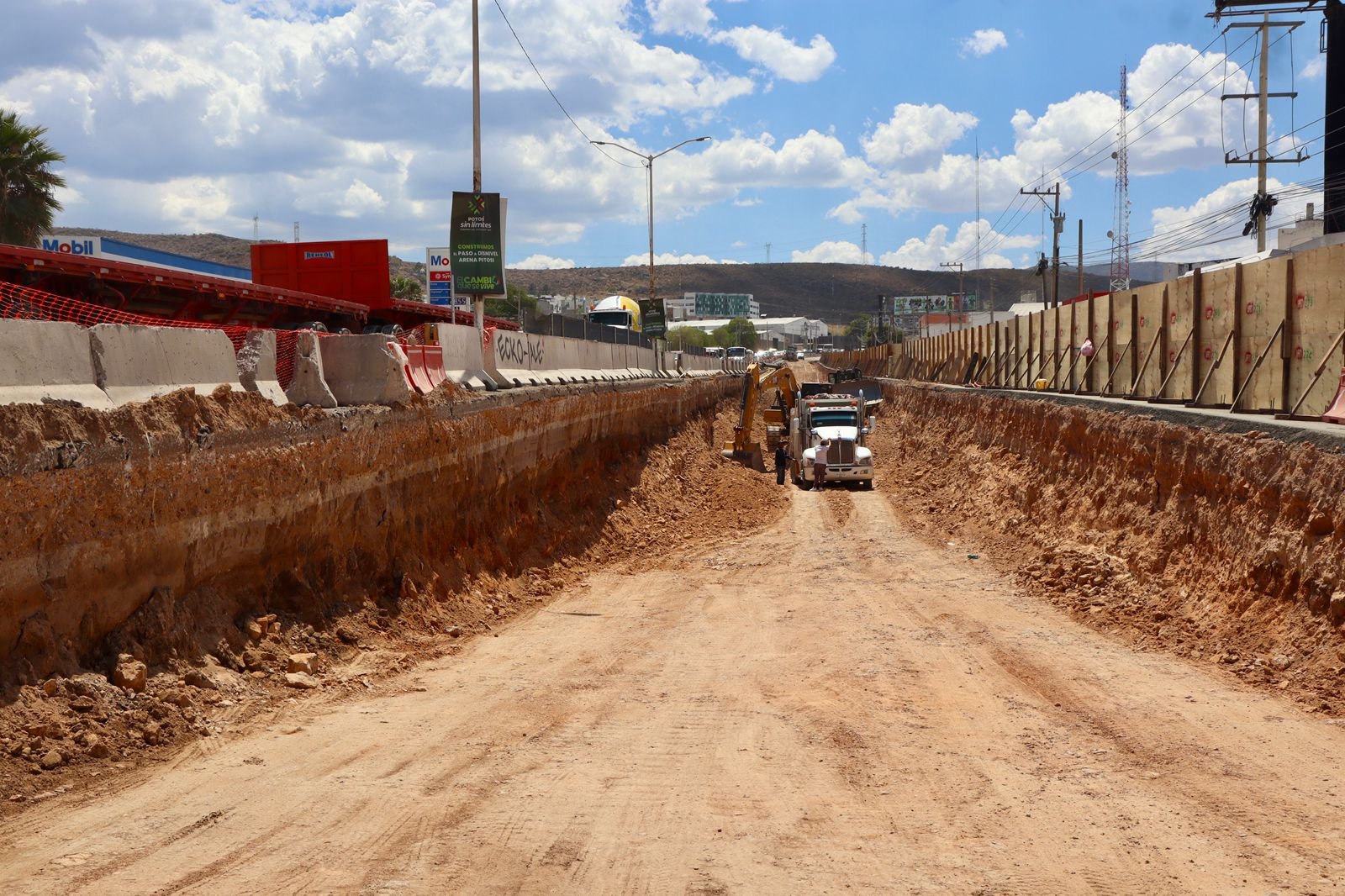 AVANZA CONSTRUCCIÓN DE PASO A DESNIVEL EN ARENA POTOSÍ