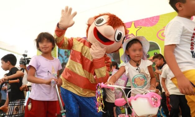 RICARDO GALLARDO FESTEJA A NIÑEZ DE VILLA DE POZOS CON JUGUETES Y NUEVA ÁREA RECREATIVA