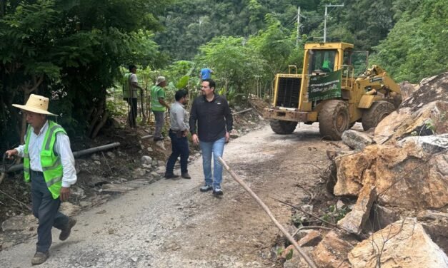 GOBIERNO ESTATAL ATIENDE CAMINOS AFECTADOS POR LAS LLUVIAS