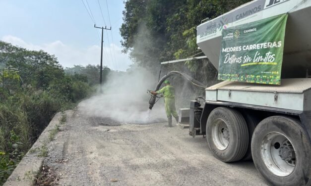 GOBIERNO ESTATAL DA MANTENIMIENTO A CAMINOS DE XILITLA