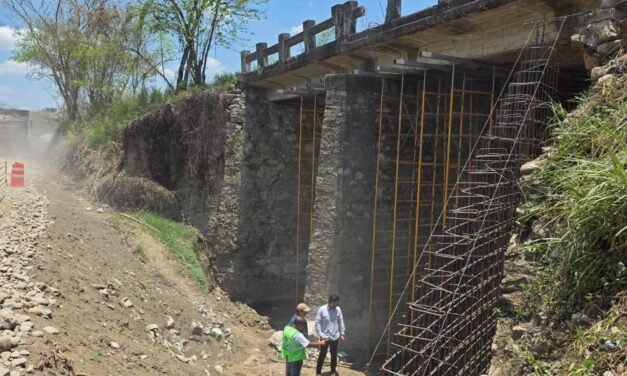 GOBIERNO ESTATAL REPARA PUENTE DE LA SAGRADA FAMILIA