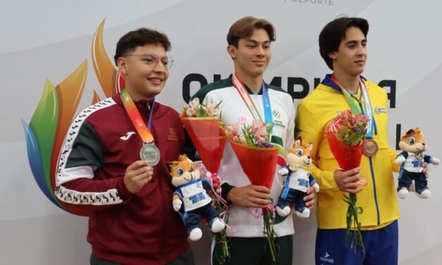SAN LUIS CIERRA CON ÉXITO SU PARTICIPACIÓN EN NATACIÓN DE LA OLIMPIADA NACIONAL