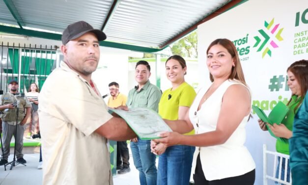 GOBIERNO ESTATAL ACERCA CAPACITACIÓN Y HERRAMIENTAS PARA EL DESARROLLO EN CEDRAL