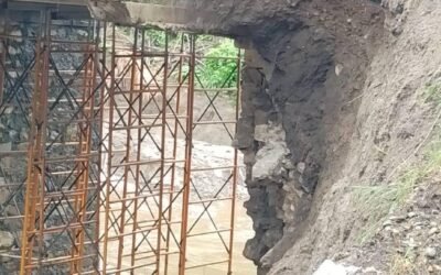 ANTE PERSISTENTES LLUVIAS, CIERRE TOTAL DEL PUENTE DE LA SAGRADA FAMILIA