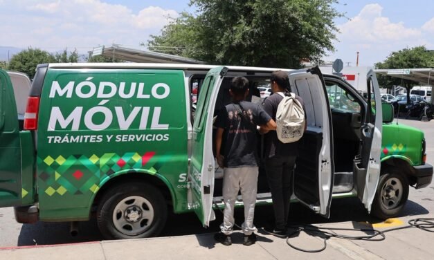 GOBIERNO ESTATAL ACERCA PLACAS MUNDIALISTAS A LAS FAMILIAS POTOSINAS