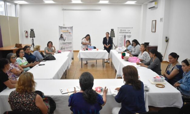 GOBIERNO ESTATAL IMPULSA BORDADO TÉNEK PARA AUTONOMÍA ECONÓMICA DE MUJERES
