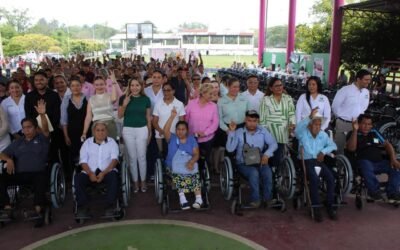 GOBIERNO ESTATAL ENTREGA APOYOS A PERSONAS CON DISCAPACIDAD