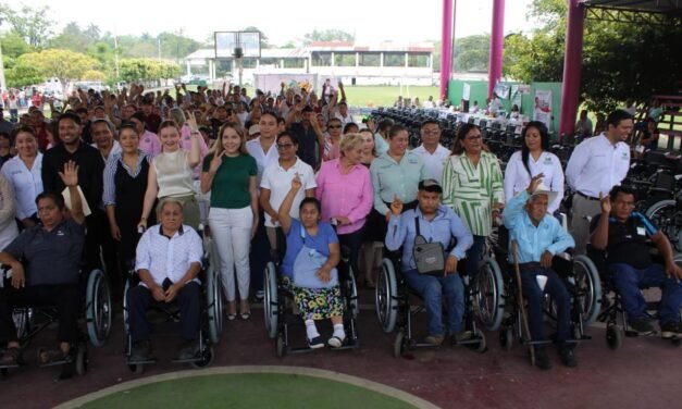 GOBIERNO ESTATAL ENTREGA APOYOS A PERSONAS CON DISCAPACIDAD