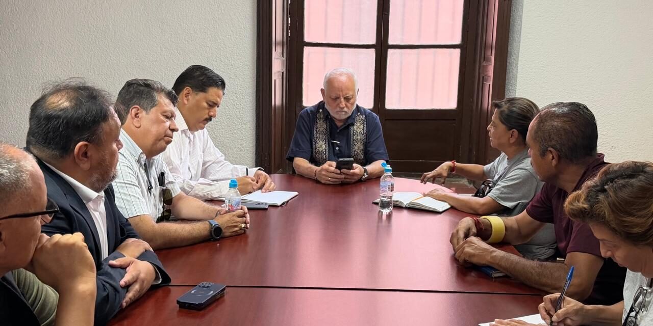 OFICIALÍA MAYOR MANTIENE DIÁLOGO ABIERTO CON POLICÍAS JUBILADOS Y PENSIONADOS