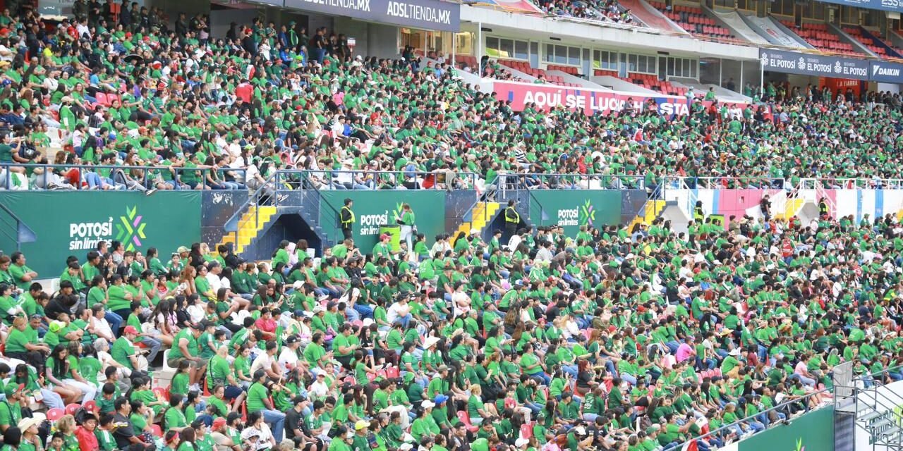 JUNTO A 22 MIL AFICIONADOS, RICARDO GALLARDO VIVIÓ OTRA GRAN FIESTA FUTBOLERA EN SAN LUIS POTOSÍ