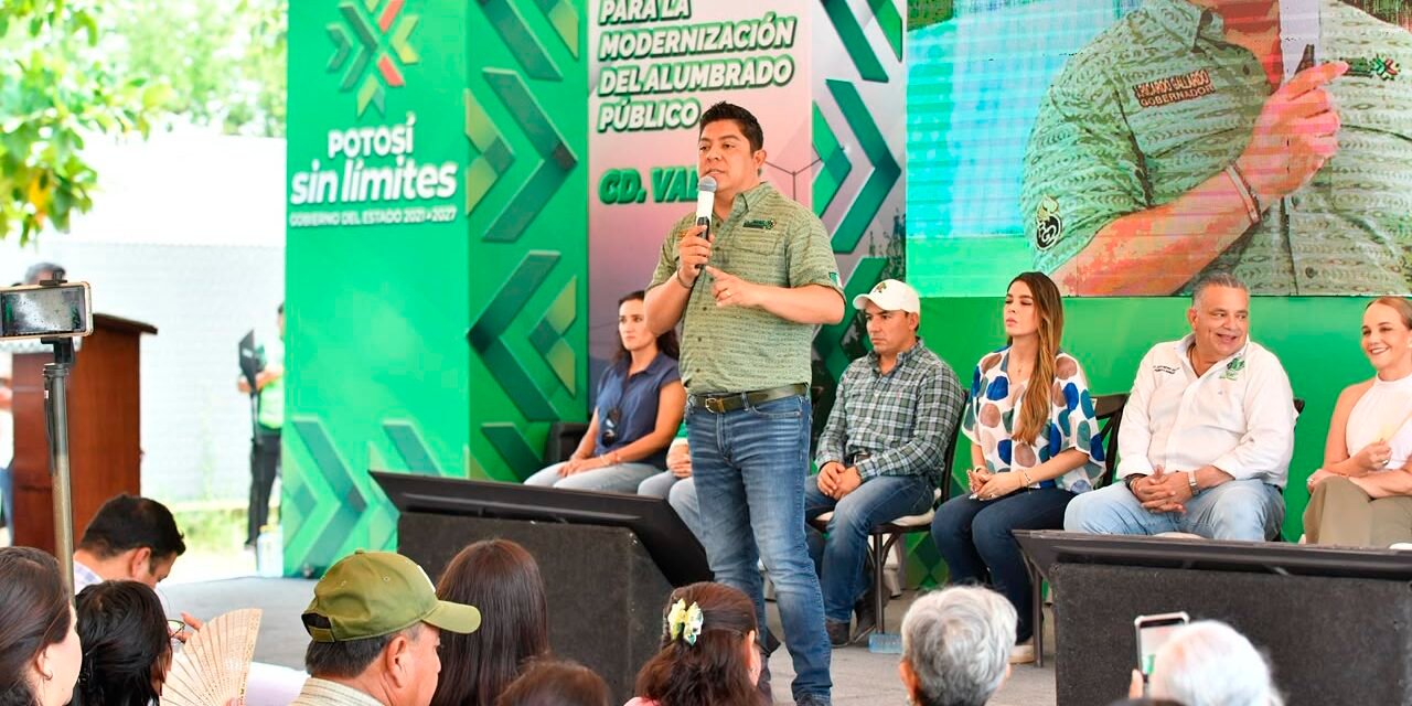 RICARDO GALLARDO ENTREGA 2 MIL LUMINARIAS PARA MODERNIZAR ALUMBRADO DE CIUDAD VALLES