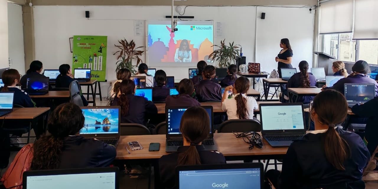 GOBIERNO DEL ESTADO ACERCA TECNOLOGÍA E INTELIGENCIA ARTIFICIAL A JÓVENES POTOSINAS
