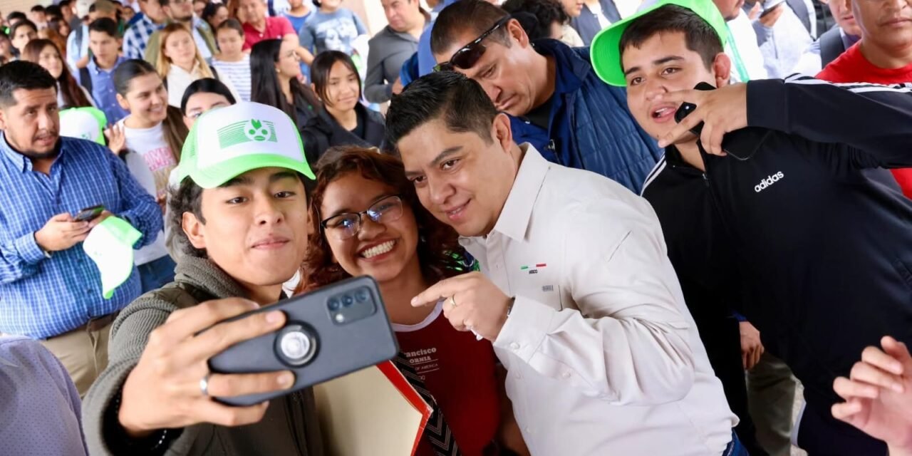 RICARDO GALLARDO ABRE 3 MIL BECAS DE EDUCACIÓN SUPERIOR