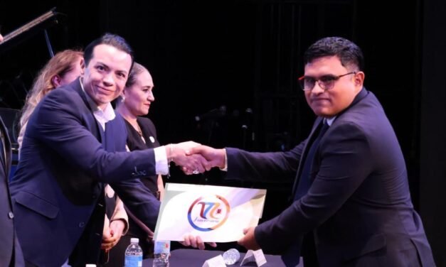 GOBIERNO DEL ESTADO GRADÚA A 249 NUEVOS DOCENTES