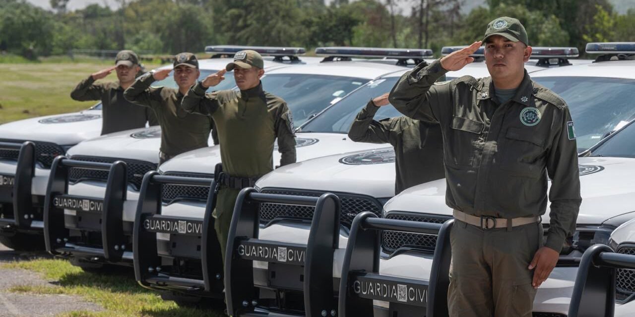 FAMILIAS DE LOS TRES OFICIALES CAÍDOS RECIBIRÁN UN MILLÓN DE PESOS Y UNA VIVIENDA