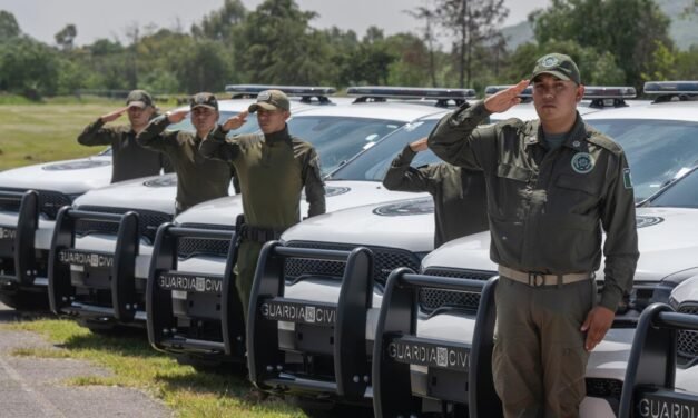 FAMILIAS DE LOS TRES OFICIALES CAÍDOS RECIBIRÁN UN MILLÓN DE PESOS Y UNA VIVIENDA