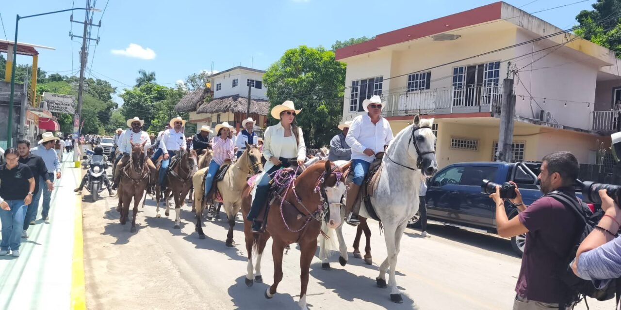 GOBIERNO DEL ESTADO APOYA LAS TRADICIONES GANADERAS EN AQUISMÓN