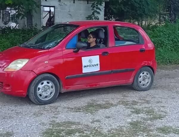 JOVEN CON AUTISMO AVANZA EN CURSO DE MANEJO IMPULSADO POR EL GOBIERNO DEL ESTADO