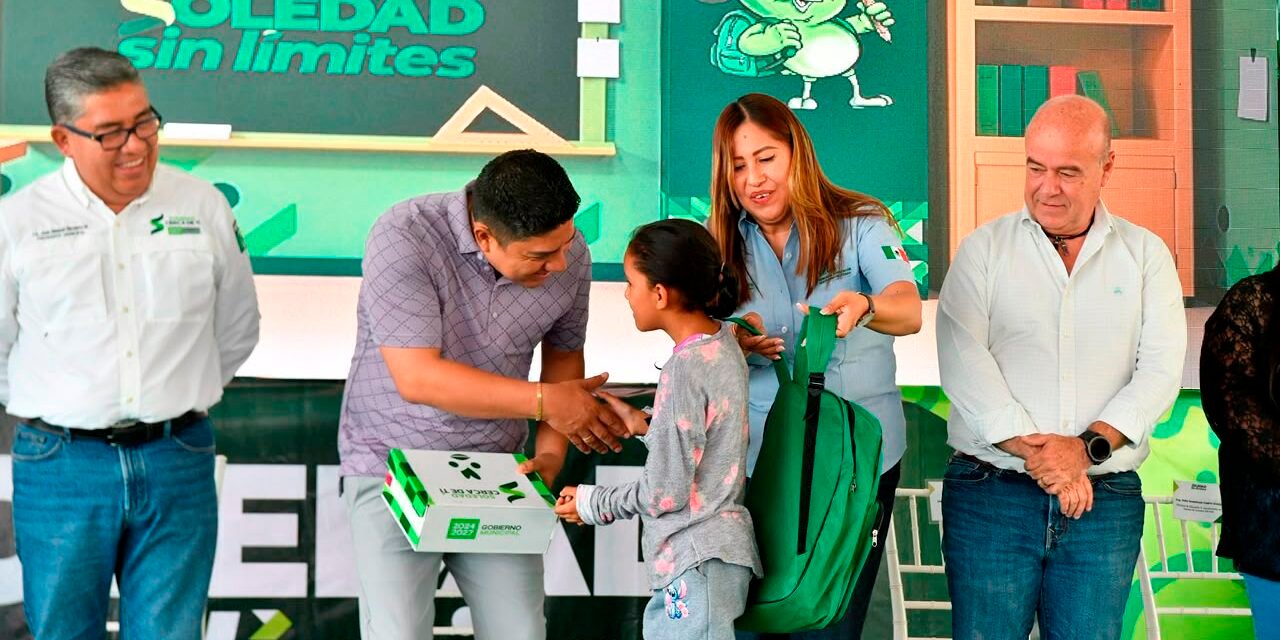 EL GOBERNADOR RICARDO GALLARDO INICIA ENTREGA DE APOYOS ESCOLARES 2026 EN SOLEDAD