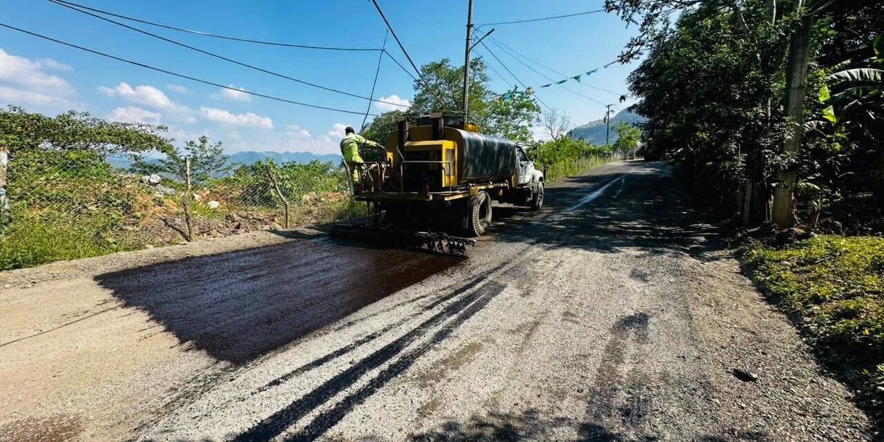 AVANZA NUEVO CAMINO QUE CONECTARÁ A 20 LOCALIDADES DE LA HUASTECA SUR