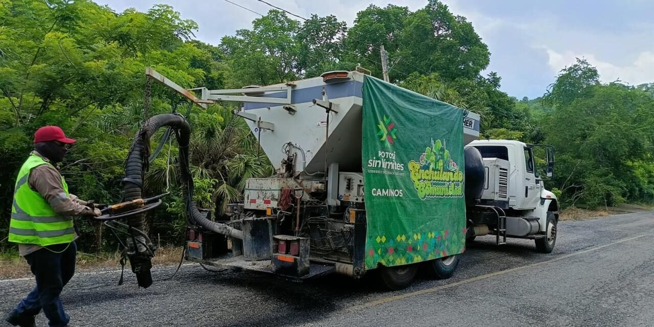 GOBIERNO DEL ESTADO MEJORA CAMINOS ESTRATÉGICOS EN LA HUASTECA SUR