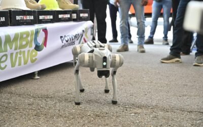 EL GOBERNADOR RICARDO GALLARDO PONE EN OPERACIÓN LOS PRIMEROS CUATRO PERROS ROBOT