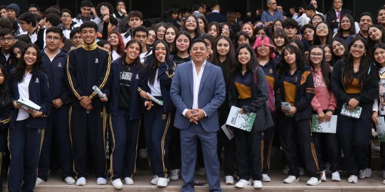 RICARDO GALLARDO ANUNCIA MÁS DE 6 MIL 500 BECAS PARA ESTUDIOS SUPERIORES Y POSGRADOS