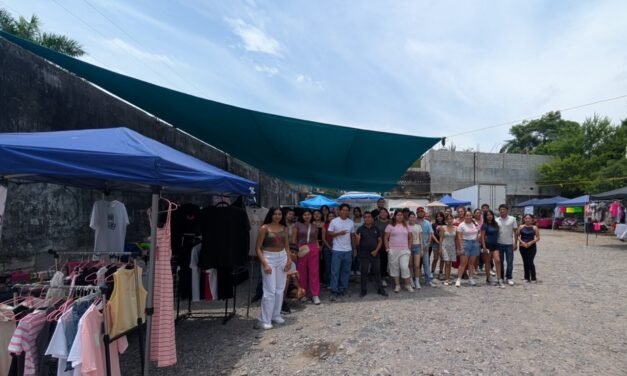 JÓVENES EMPRENDEDORES MUESTRAN SU TALENTO EN TAMAZUNCHALE