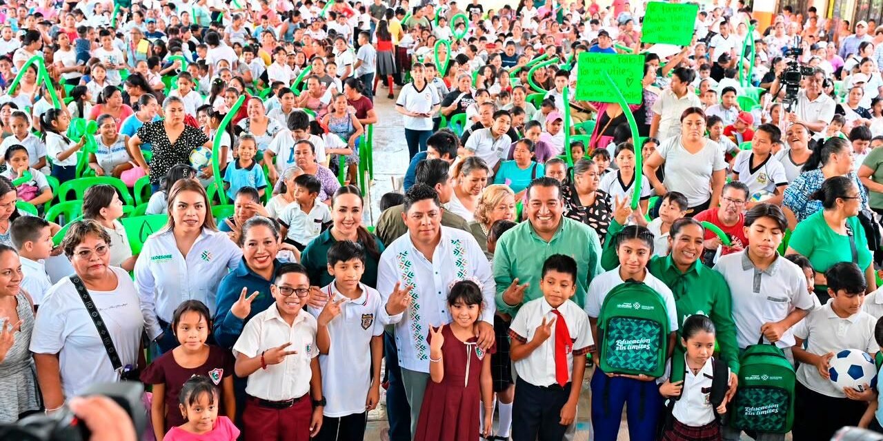 RICARDO GALLARDO LLEVA APOYOS ESCOLARES A MÁS DE 12 MIL ESTUDIANTES DE TAMAZUNCHALE