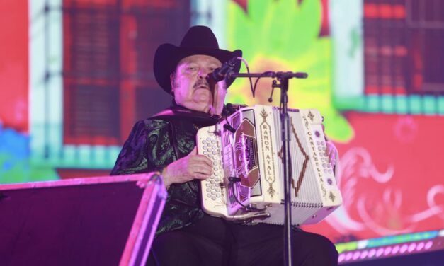 EL REY DEL ACORDEÓN, RAMÓN AYALA, HACE HISTORIA EN EL FORO DE FENAPO