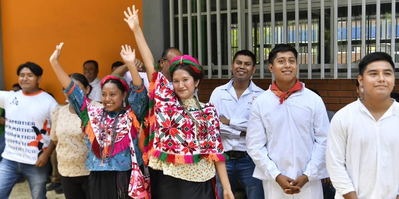 MADRES Y PADRES DE FAMILIA DE MATLAPA AGRADECEN AL GOBERNADOR RICARDO GALLARDO POR APOYO EDUCATIVO
