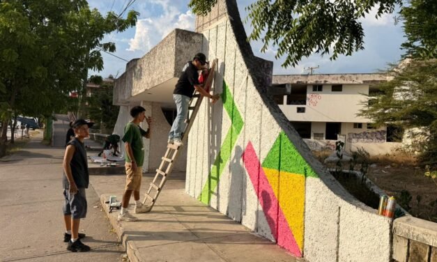 JÓVENES RECUPERAN ESPACIOS PÚBLICOS EN CIUDAD VALLES