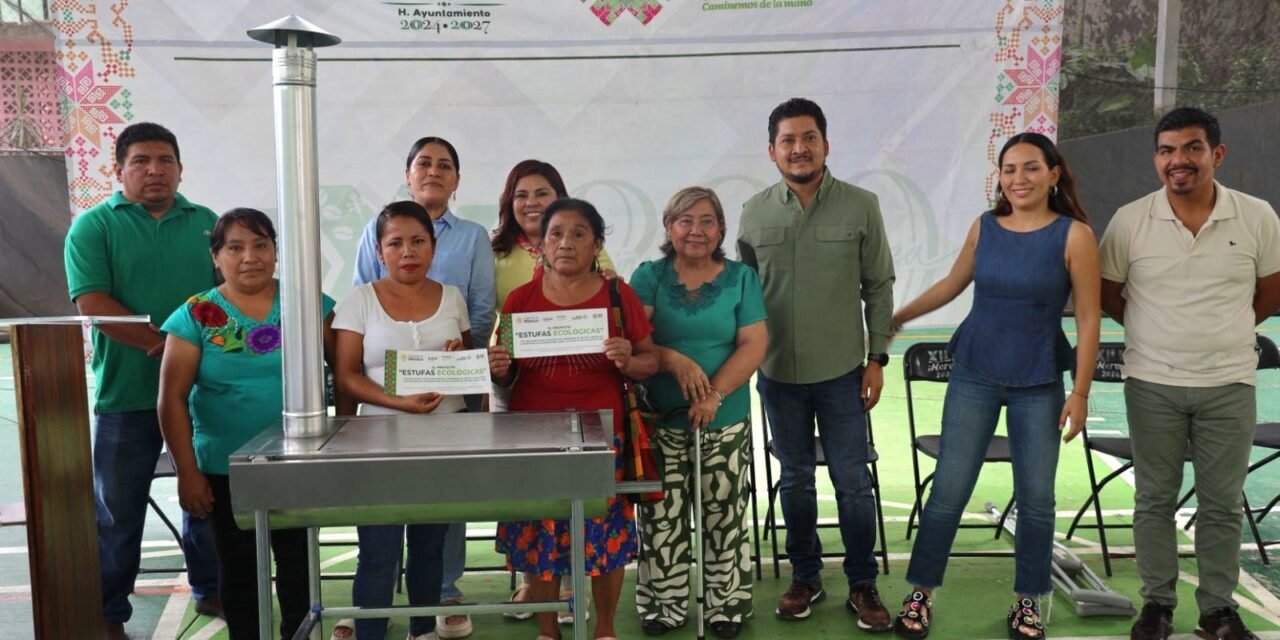 DIF ESTATAL MEJORA ESPACIOS DE ALIMENTACIÓN ESCOLAR EN XILITLA
