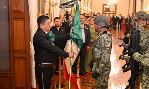 ¡VIVA MÉXICO! POTOSINOS CELEBRAN 216 AÑOS DE INDEPENDENCIA