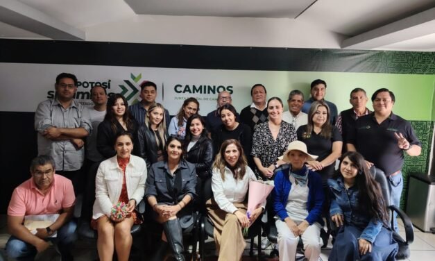 GOBIERNO DEL CAMBIO CAPACITA A PERSONAL PARA BRINDAR UN SERVICIO DE CALIDAD