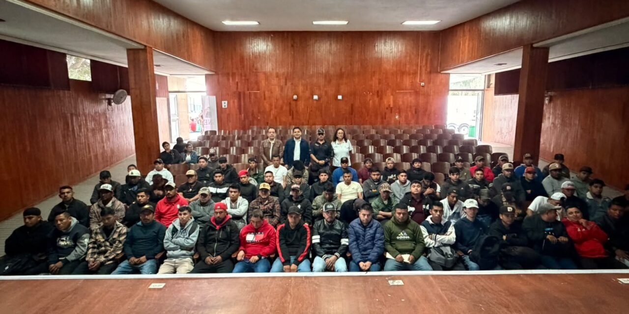 57 JORNALEROS ACCEDEN A EMPLEOS ESPECIALIZADOS EN CULTIVO DE JITOMATE