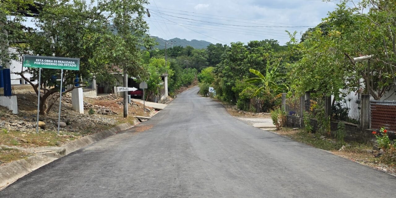 EL GOBIERNO ESTATAL FINALIZA CAMINO QUE UNE 25 COMUNIDADES EN LA HUASTECA